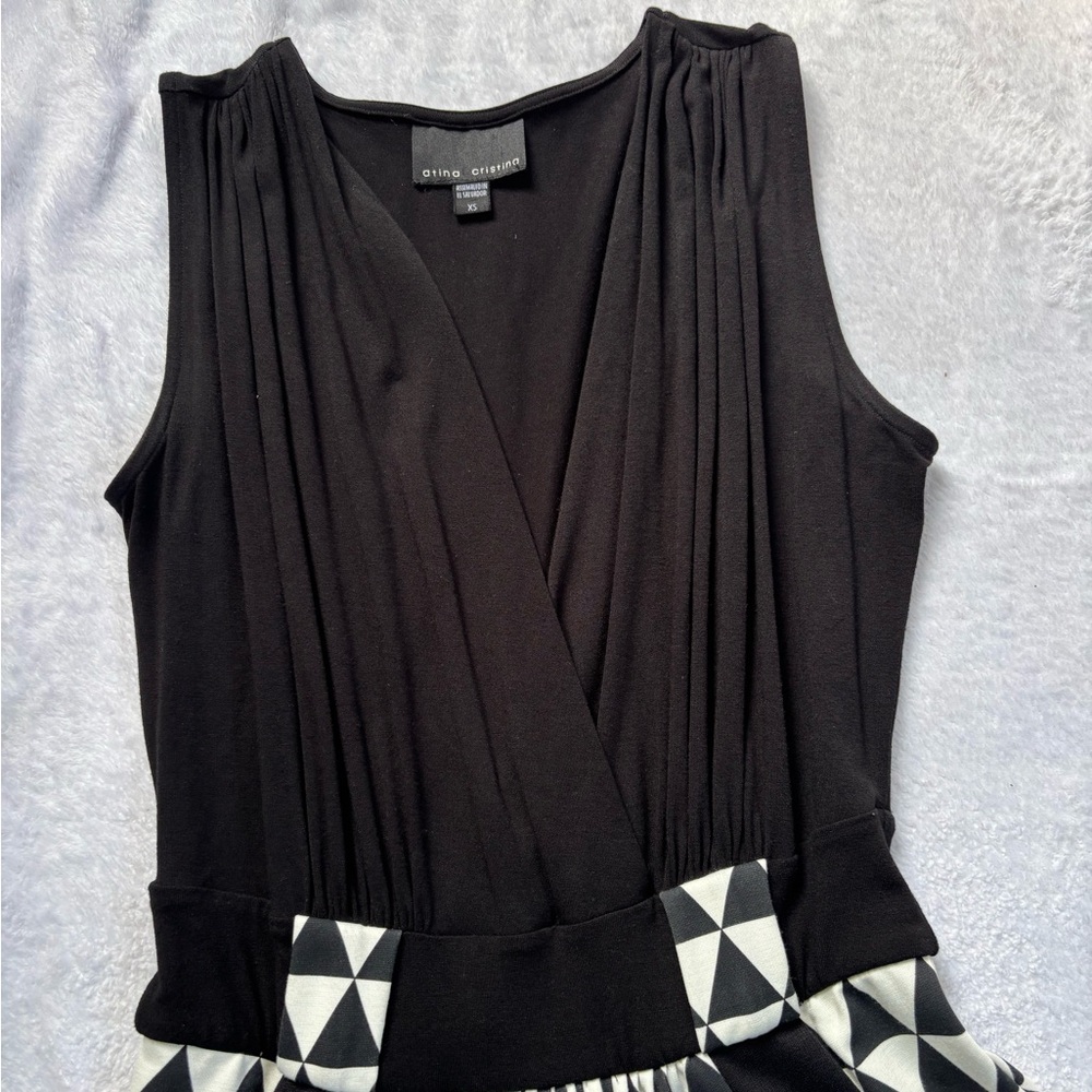 atina cristina Black and White Triangle Pattern Sleeveless Dress. Size XS - Picture 8 of 9